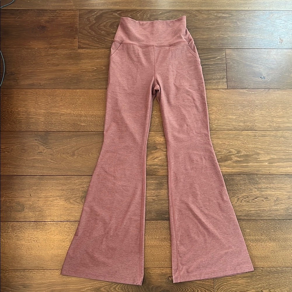 Beyond Yoga Spacedye Dusty Pink Flare Leggings With Pockets
